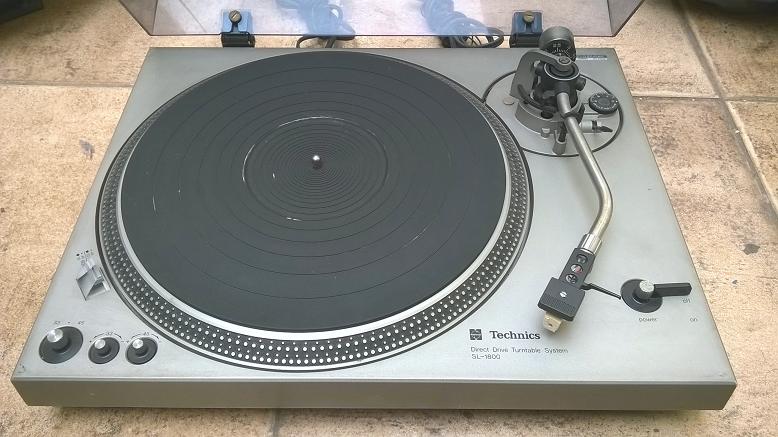 Tecnotronic Vintage Audio - Floripa - 10/03/18: Technics SL-D3 finalizado.  . . . . . #beforeandafter #antesedepois #strip #stripped #strippeddown  #restauração #restoration #tocadisco #tocadiscos #turntable #recordplayer # giradiscos #technics