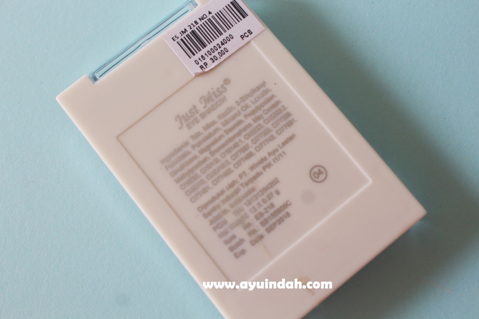 JUST MISS EYESHADOW REVIEW AYU INDAH BEAUTY & LIFESTYLE JOURNAL