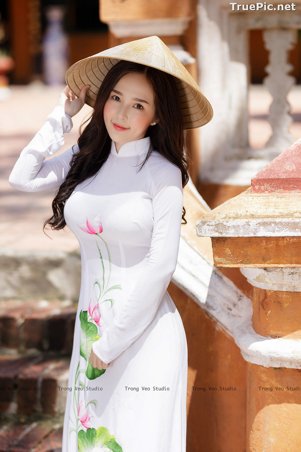 Image The Beauty of Vietnamese Girls with Traditional Dress (Ao Dai) #1 - TruePic.net - Picture-40