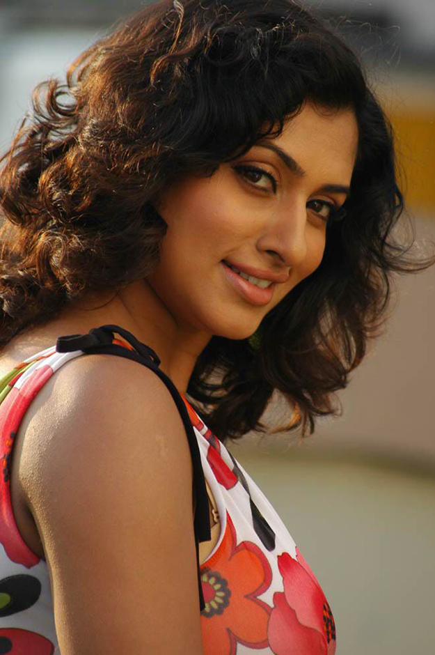 Celebrities Portfolio : Malavika Hot