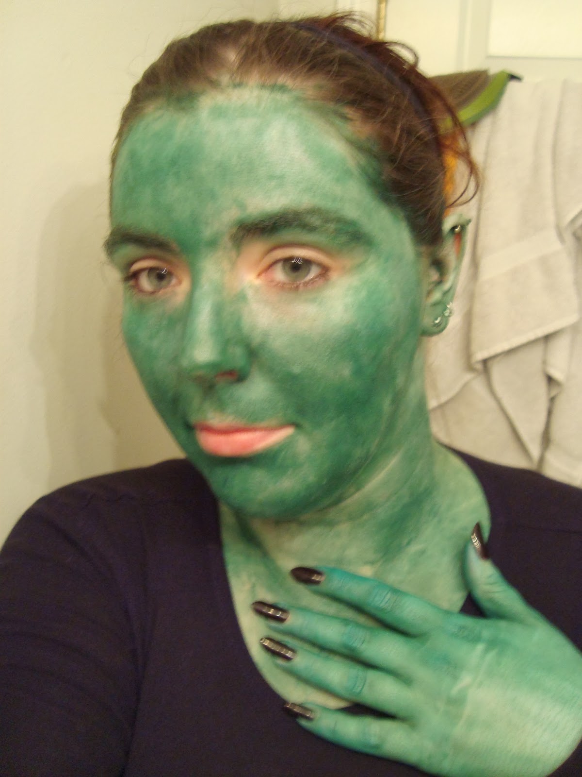 How To Paint Yourself Green Pretty Girl Science