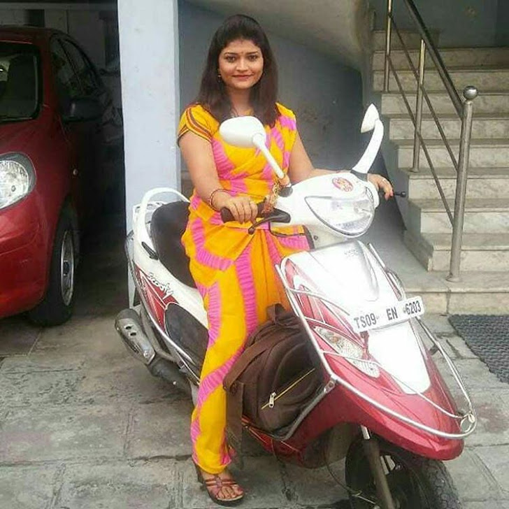 TV Actress Shivani aka Shashi aunty latest Mallu Aunty | iiQ8 TV Actress Shivani aka Shashi aunty latest Mallu Aunty | iiQ8