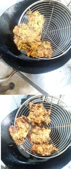 drain-out-the-pakora-from-the-oil