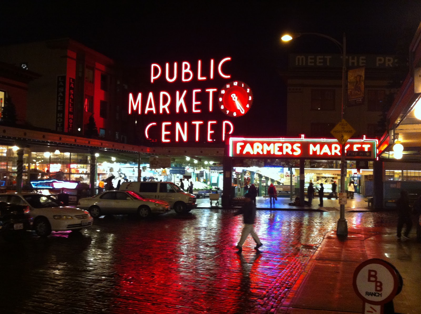 NooN's Blog Public Market Center in Seattle at Night Pike Market