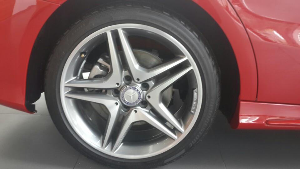 Bán Xe Mercedes CLA250 4Matic Màu Đỏ Thể Thao 2015 d Bán Xe Mercedes CLA250 4Matic Màu Đỏ Thể Thao 2015 d