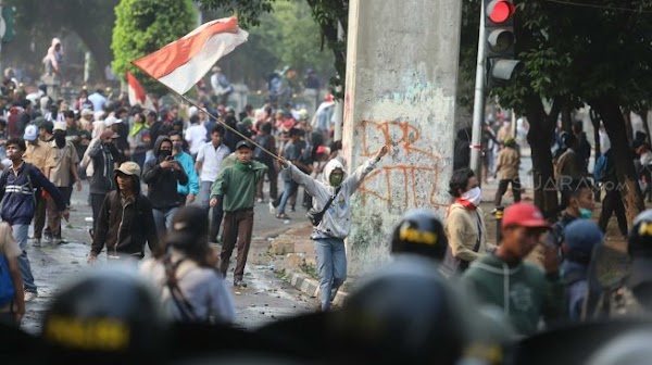 Pelajar STM: Katanya Pak Jokowi Kangen Didemo, Teman-teman Kami Ditembaki & Masuk Penjara