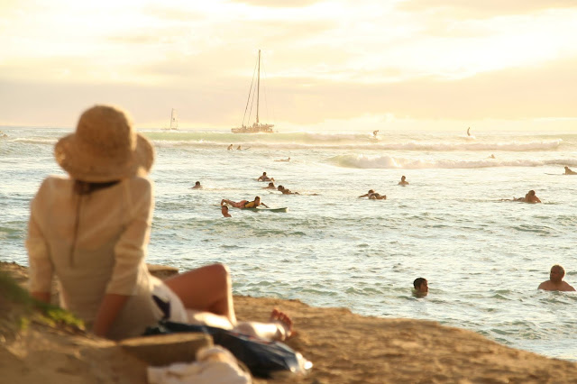 Darán vacaciones extras a mujeres solteras para que encuentren marido