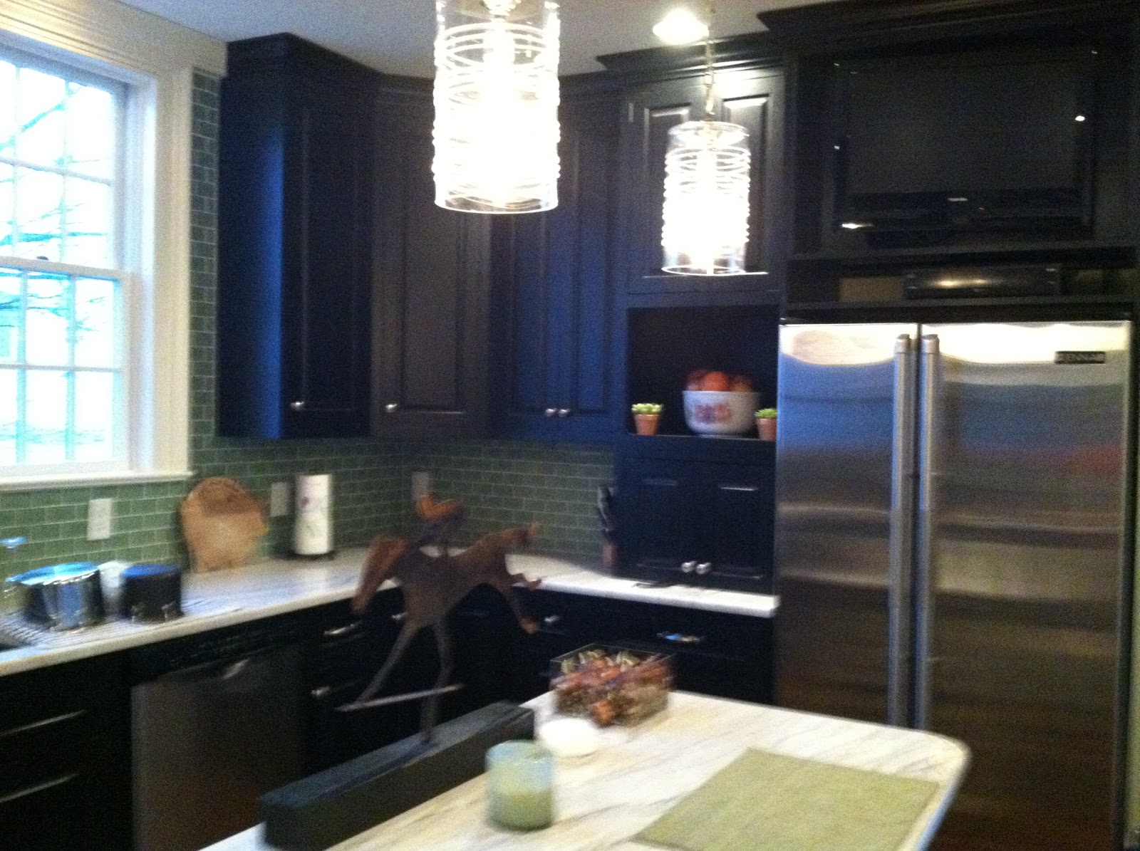 Horse Country Chic: Another Black Kitchen