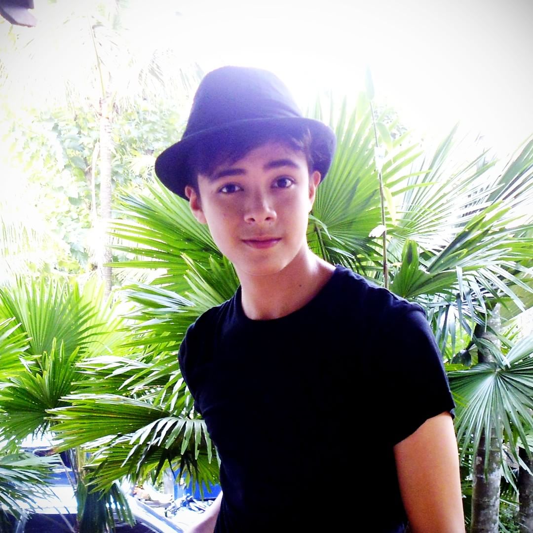 Foto dan Biodata Bryan Andrew Mermaid In Love