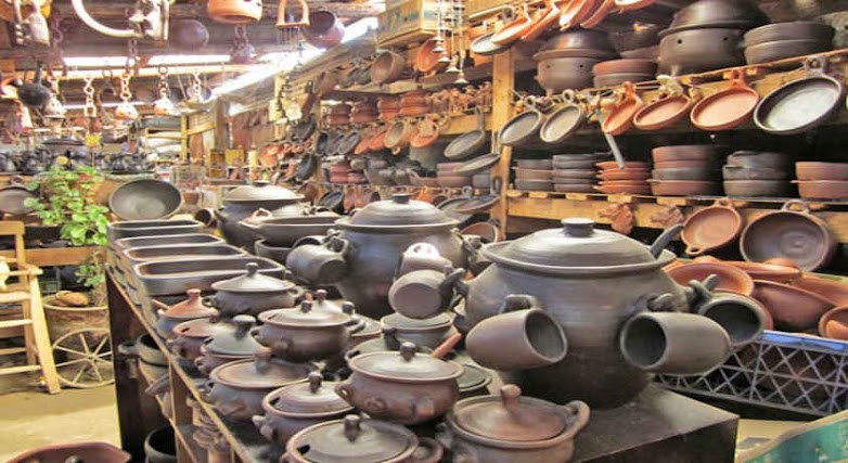 Pomaire - Image: diariolabrador.cl Pomaire, Chile, crafts.