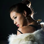 Kim Ha Yul – Gold Top Foto 3