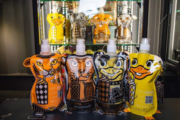 台南最潮飲品『朕心加加』新開幕,超帥氣跑車與『雷神之鎚』都在這! 台南最潮飲品『朕心加加』新開幕,超帥氣跑車與『雷神之鎚』都在這!