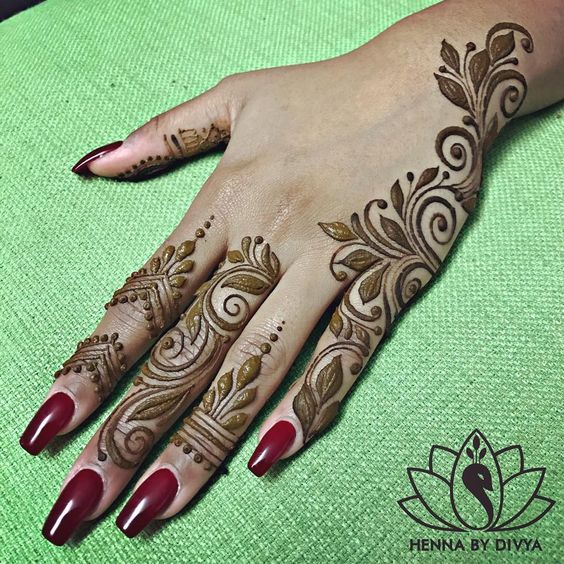 21 Simple Yet Gorgeous & Graceful Mehndi Designs For Beginners 2021 ...