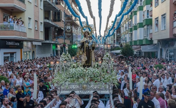 La procesión de la Virgen del Carmen de Torre del Mar, declarada Fiesta de Interés Turístico Andaluz