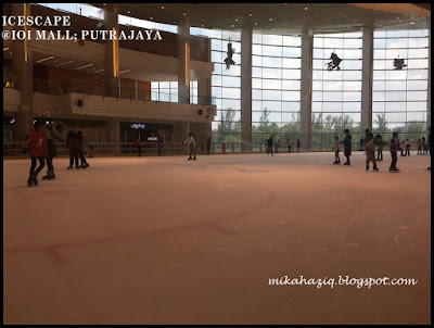 ice skating at Putrajaya حلبة التزلج على الجليد بوتراجايا