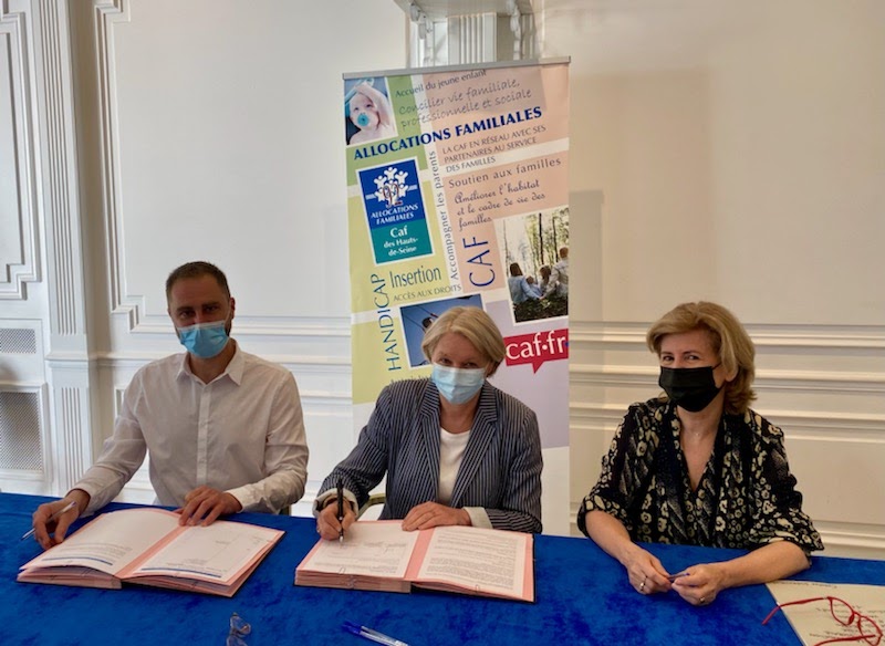 La Caf des HautsdeSeine à ses partenaires Signature d’une CTG avec