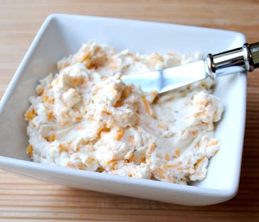 Cheddar Ranch Cheese Spread #appetizers #meals