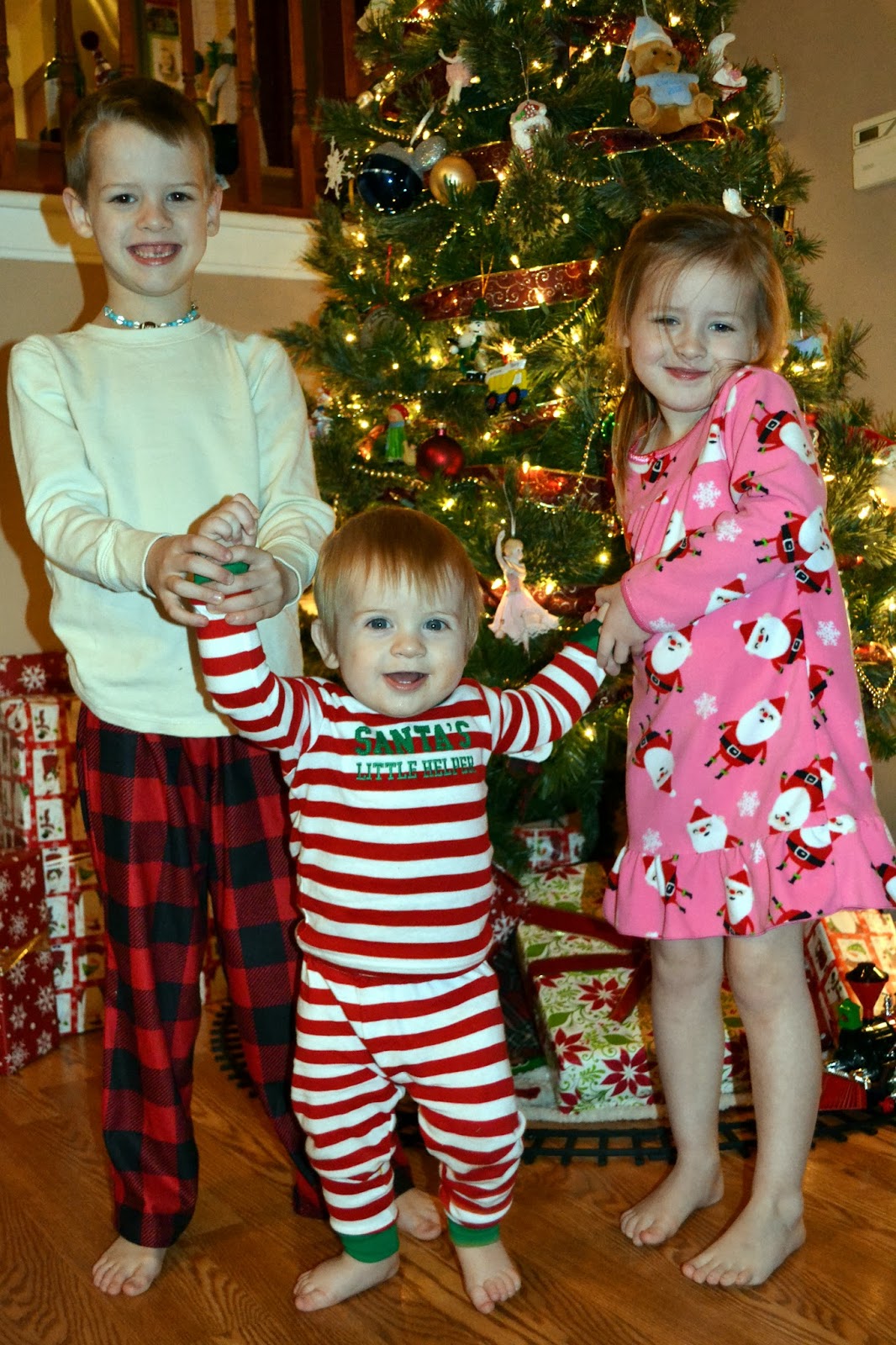 Happily A Housewife: Christmas Pajama Party!