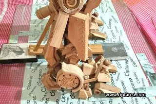 Wooden miniature Optimus kayu