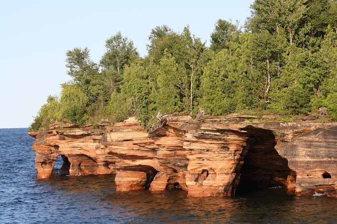 Devils Island, Apostle Islands (with Map & Photos)