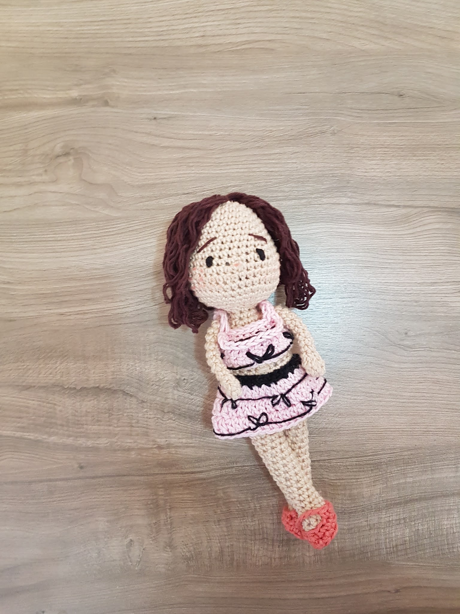 Boneca que troca de roupa em amigurumi