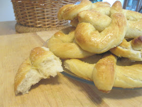 Homemade soft pretzels for beer cheese recipe
