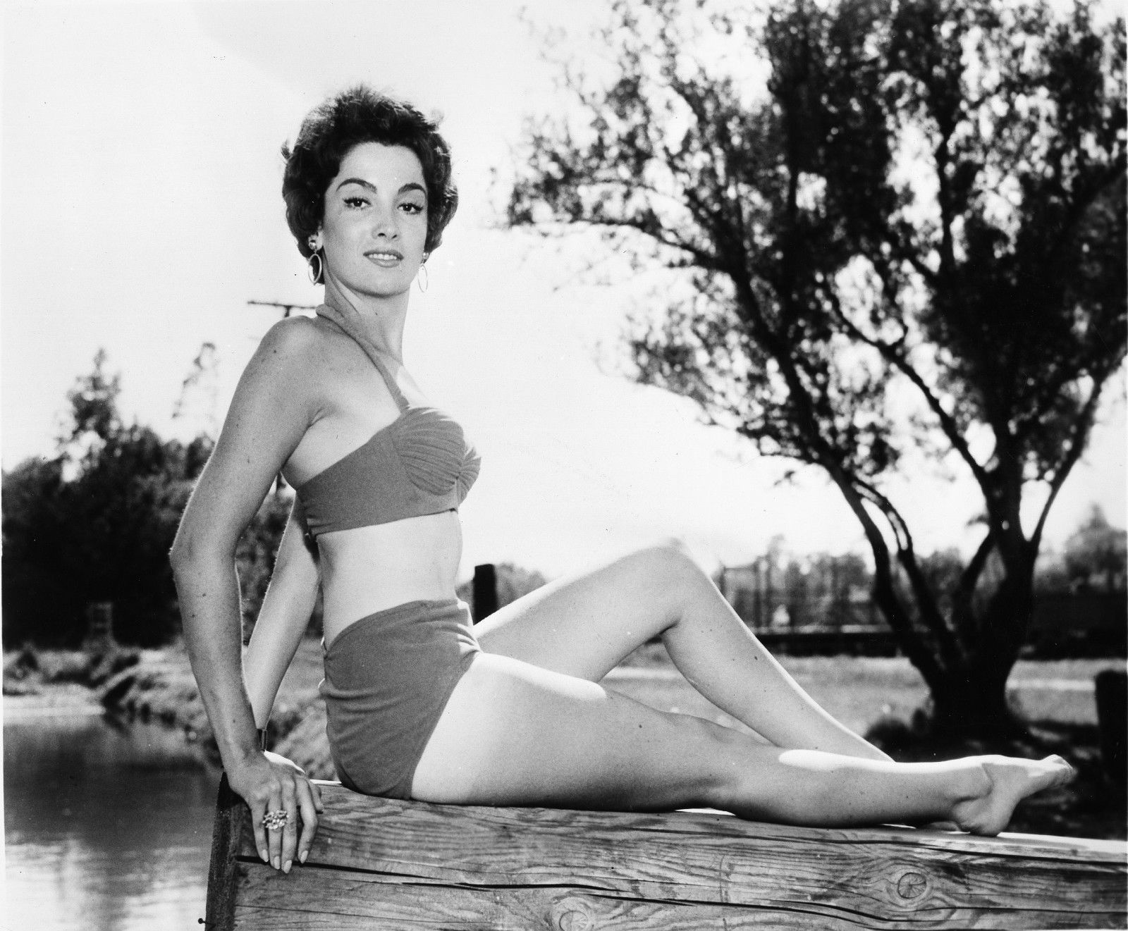 Linda Cristal: Beautiful and Talented Golden Globe Award Winning Actress of...