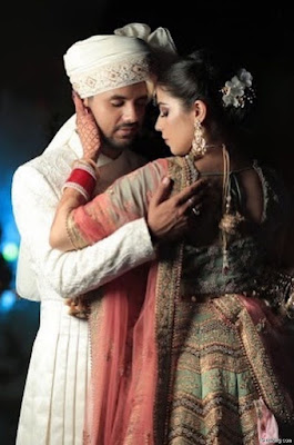 Dulha Dulhan Romantic Pose
Dulha Dulhan Romantic Pose