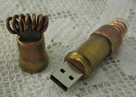 Cosmopolitanization: Interesting Uses and designs of USB flash drives ...