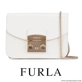 Queen Letizia carries Furla White Leather Shoulder Bag