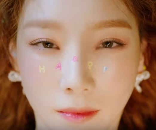 Lirik Lagu Happy Taeyeon dan Terjemahan - Lirikwesternindo