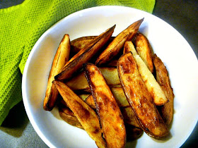 Damn Good Garlic Roasted Potatoes - Love the garlic flavor and they are the perfect substitute for french fries! - Slice of Southern