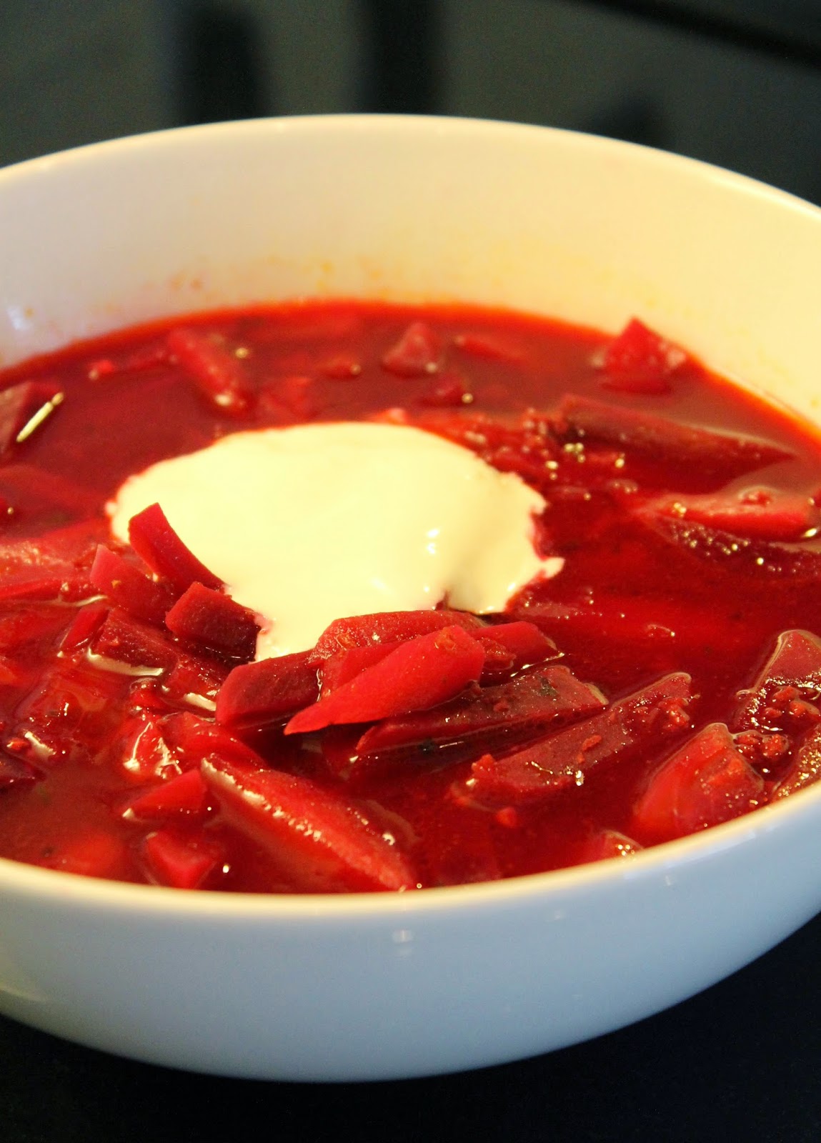 Makumatkoja Maailman Keitti ihin Keittokirja Borscht Borssi 