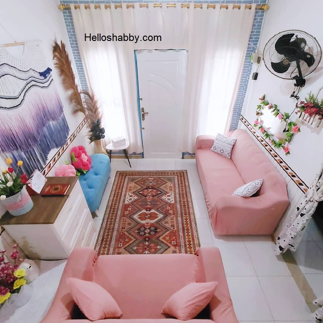 Desain Ruang Tamu Mungil Dengan Sentuhan Warna Pink Pastel