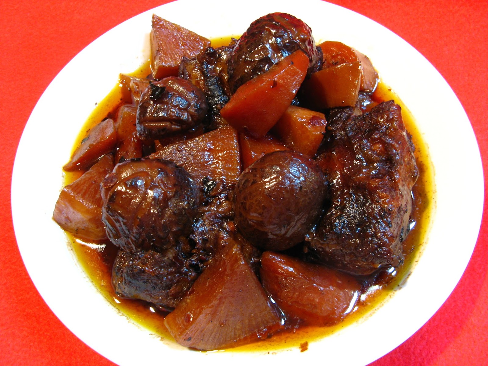 Duck Soup Easy Slow Cooker Red Wine Spicy Bean Paste Ox Tail Stew (燉紅酒春辣醬牛尾, Dan6 Hung4 Zau2