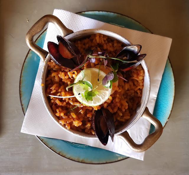 food blogger dubai crisol sharjah fusion american mexican spanish seafood paella