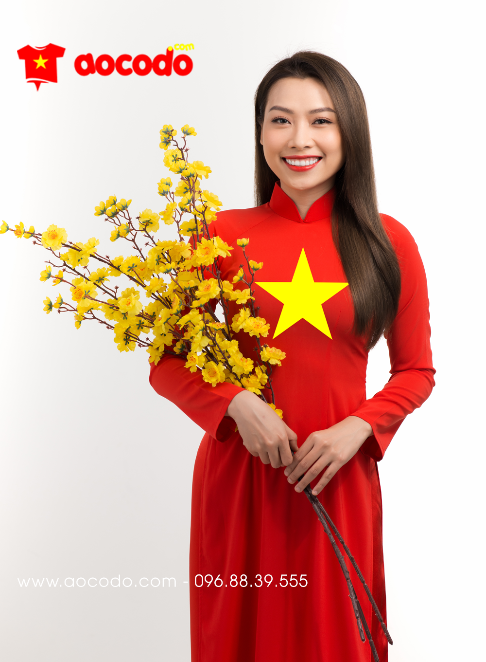 Áo dài cờ đỏ sao vàng không chỉ đơn thuần là một trang phục truyền thống mà còn là một biểu tượng đặc trưng của sự đoàn kết cộng đồng người Việt. Với sự thay đổi và phát triển, áo dài cờ đỏ sao vàng ngày nay có nhiều kiểu dáng và phong cách khác nhau, đáp ứng nhu cầu của mọi đối tượng và giới tính. Xem hình ảnh này, bạn sẽ phát hiện ra sự đa dạng và tùy chọn phong phú cho chiếc áo dài cờ đỏ sao vàng của mình.