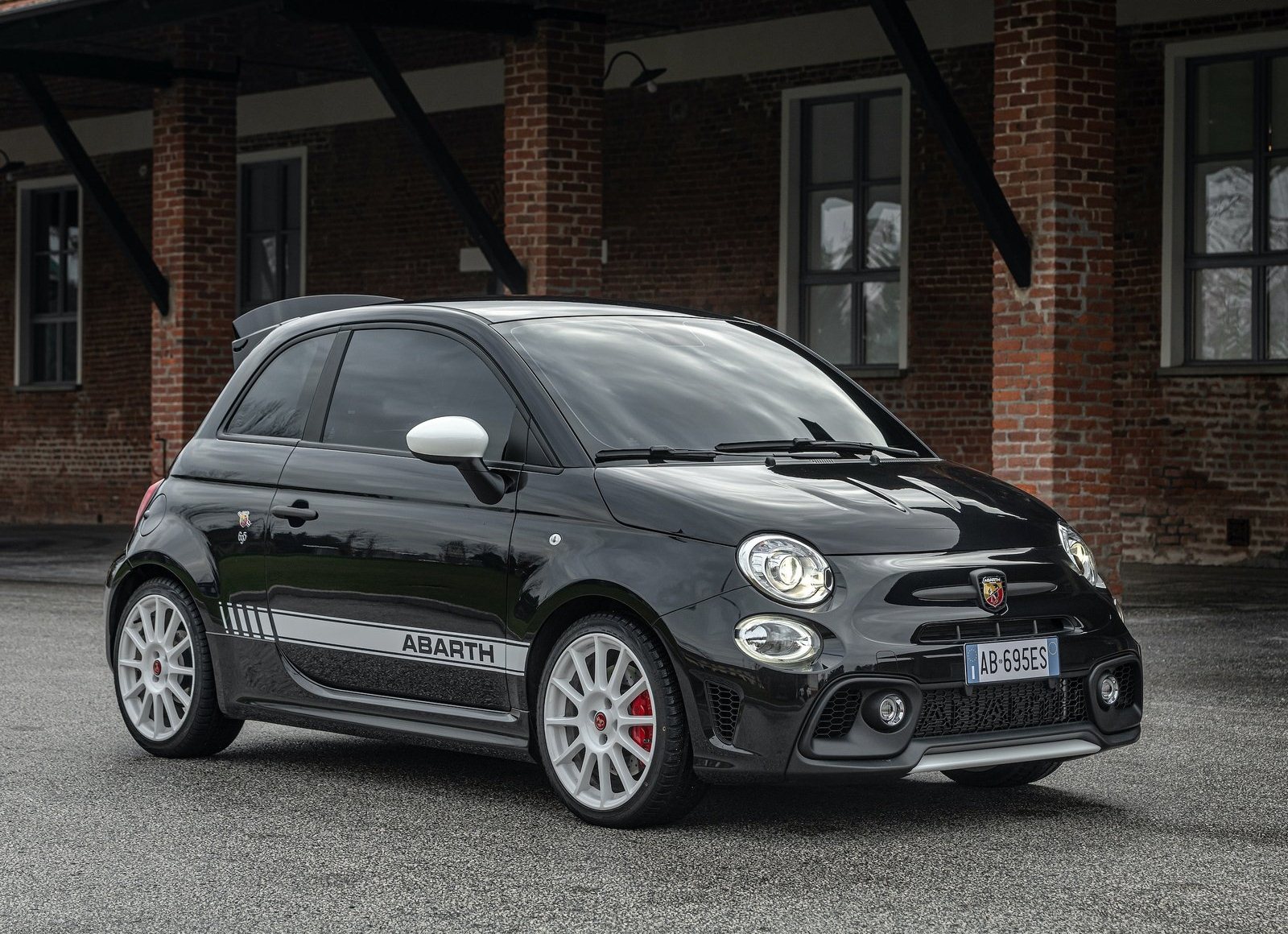 2021 Fiat 695 Abarth Esseesse Collectors Edition