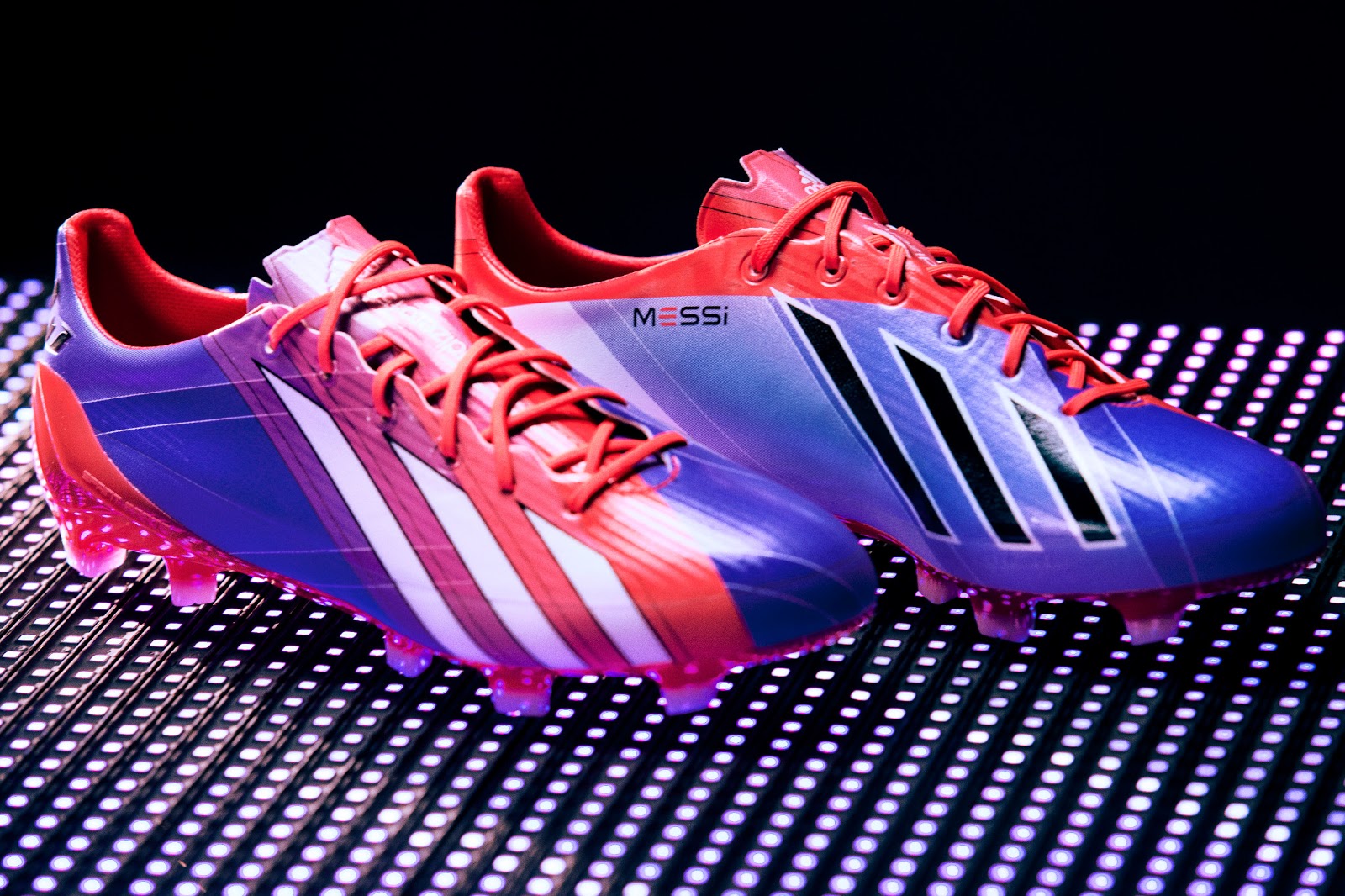 scheuren Contractie Zeemeeuw adidas AdiZero III 13/14 Messi Boot Released - Light Up The Pitch - Footy  Headlines