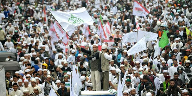 Isu Beredar, Kucuran Dana untuk Unjuk Rasa Tolak Ahok Mencapai Rp 10 Miliar Isu Beredar, Kucuran Dana untuk Unjuk Rasa Tolak Ahok Mencapai Rp 10 Miliar