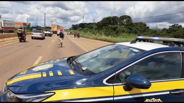 Casal fica ferido ao ser arrastado por carro em acidente em frente ao Bairro Novo 7 Casal fica ferido ao ser arrastado por carro em acidente em frente ao Bairro Novo