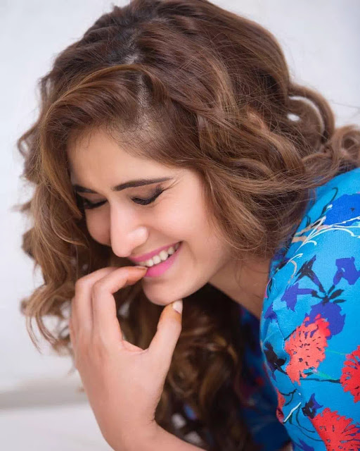 Arti Singh Hairstyles - Star Hairstyles