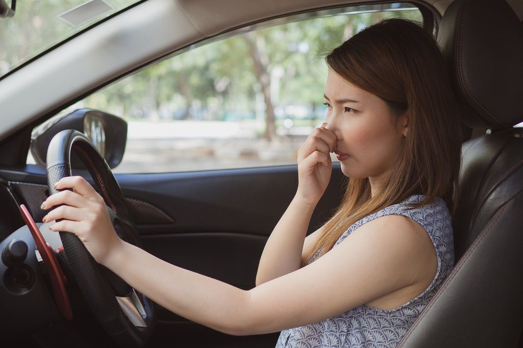 Cách nhận biết mùi lạ trên xe ô tô có thể gây nguy hiểm cho chủ xe
