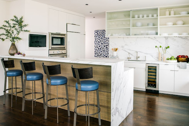 Xu hướng nội thất nhà bếp đẹp với màu ghế bọc bắt mắt