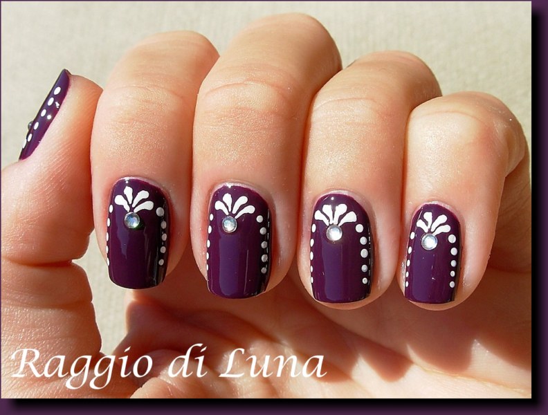 Raggio di Luna Nails: Nail stickers inspiration manicure on Orly Plum Noir