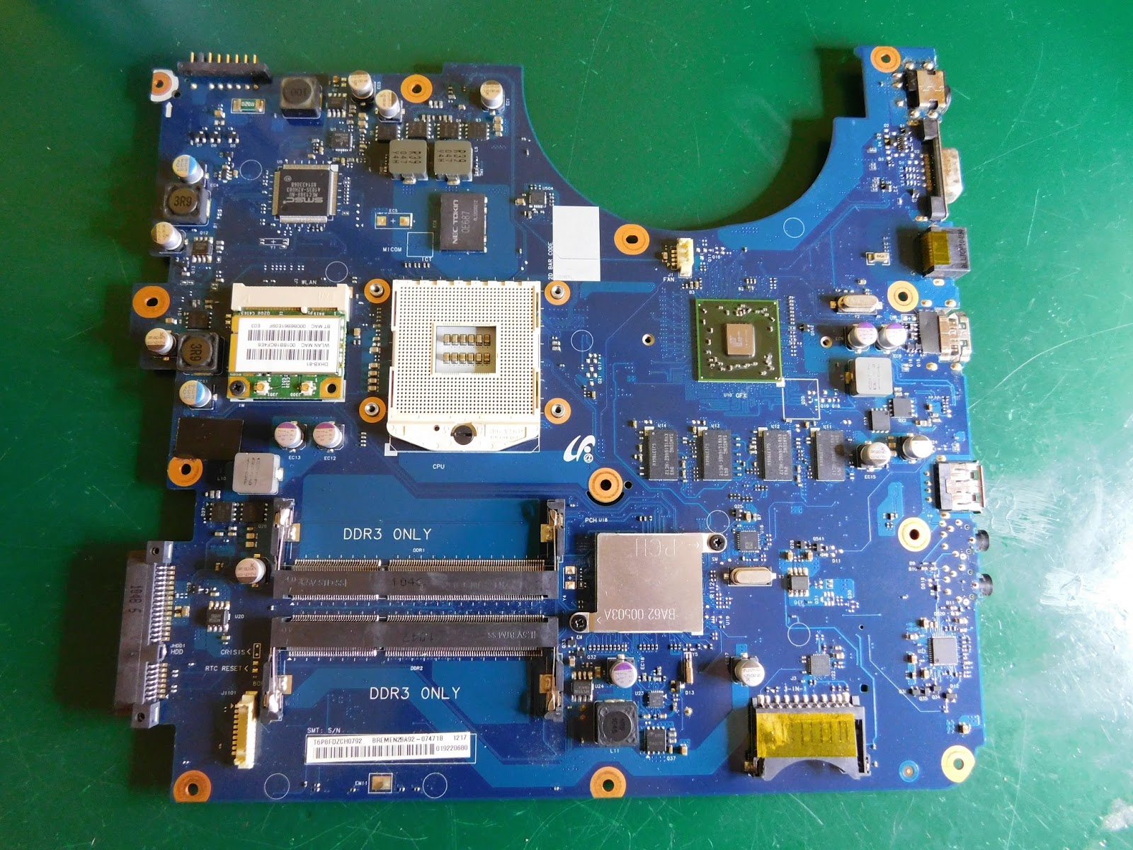 Как разобрать ноутбук самсунг r540