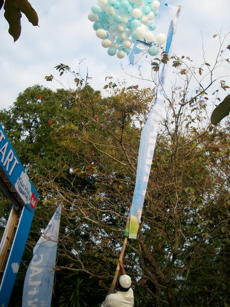 Nyodok Balon Jalan Sehat