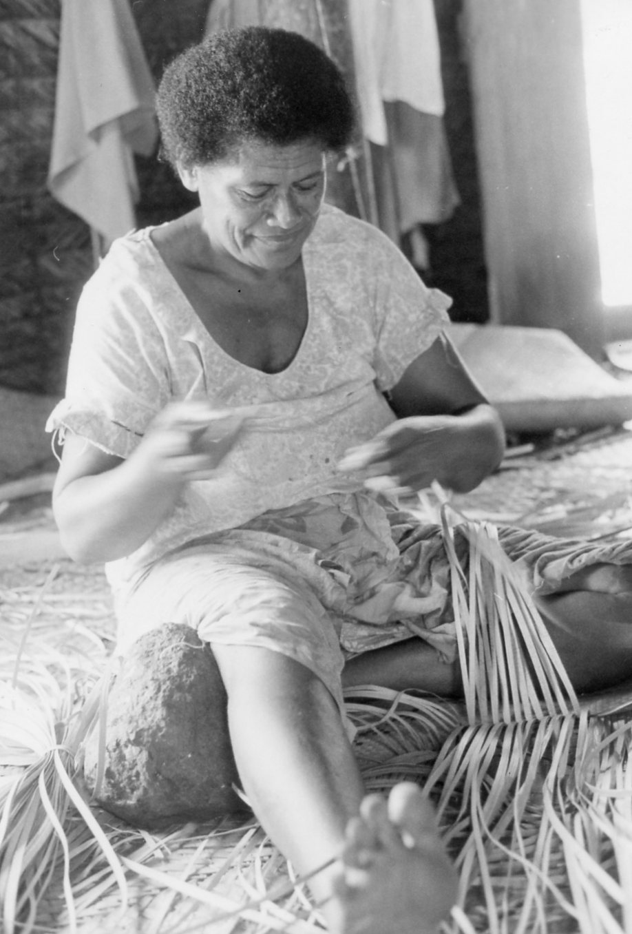 Daily Life In Ono I Lau Fiji 50 Years Ago Preparing A Mat
