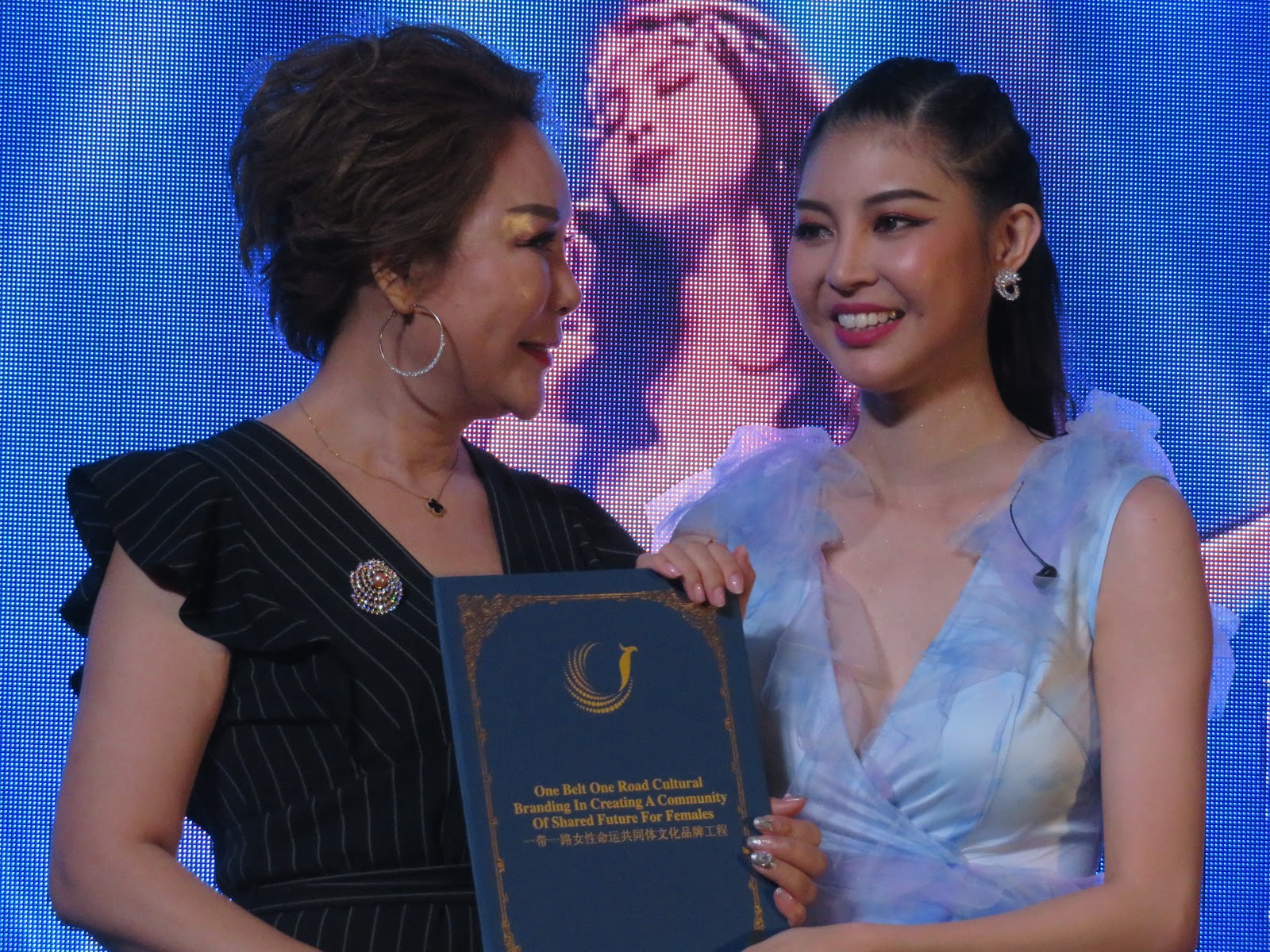 Kee Hua Chee Live!: CHILLA CHA CELEBRATED HER SENSATIONAL WIN AS ...