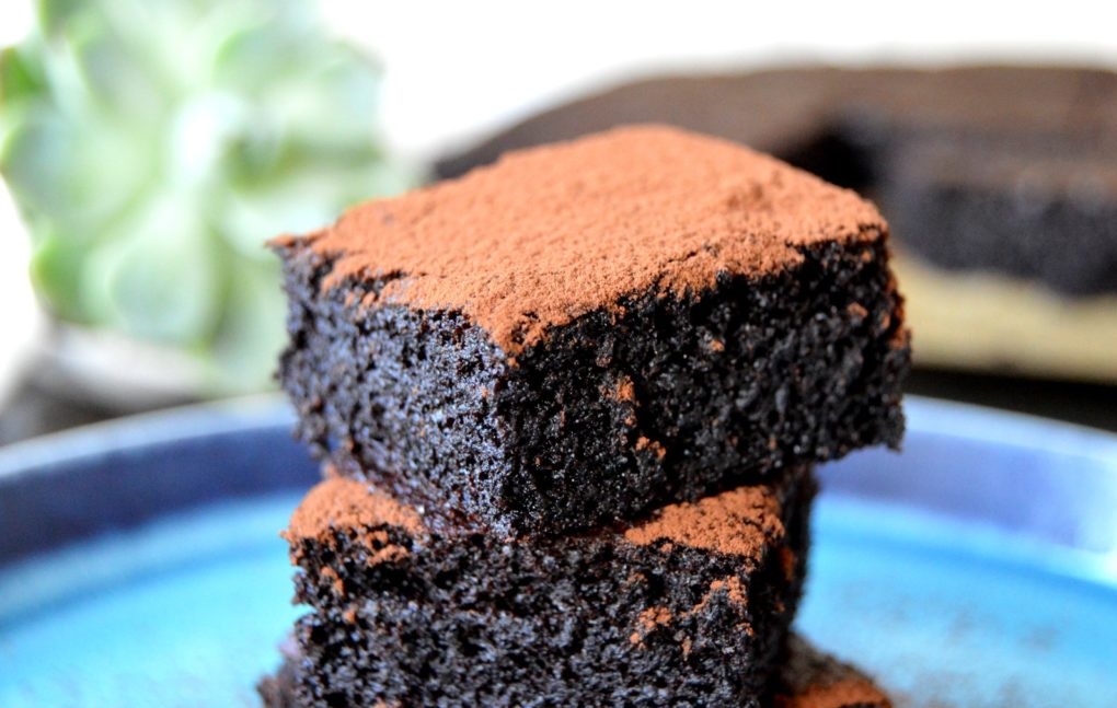 GÂTEAU MOELLEUX AU CHOCOLAT HEALTHY (SANS BEURRE, SANS FARINE, SANS